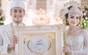 Dihadiahi Mahar 104 Juta, Selebgram Cantik Juga Undang Rossa di Resepsi Mewah Ala Royal Wedding 