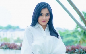 Titi Kamal Perkenalkan Sosok 'Putri Pertama' Saat Liburan Keluarga, Mirip Christian Sugiono