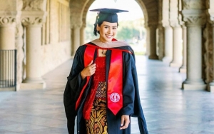 Maudy Ayunda Kenakan Kebaya Saat Lulus S2 dari Stanford University, Ungkap Perjuangan Ini
