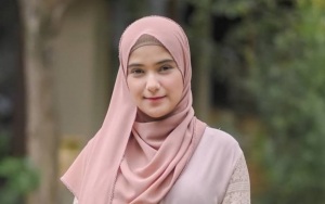 Nadya Mustika Bercadar Cantik, Senyum Soal 'Dihempas' Rizki DA Gara-Gara Karma Tikung Mantan