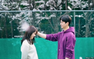Bahas Chemistry, Han So Hee Bikin Song Kang Merasa Nyaman di Lokasi 'Nevertheless' 