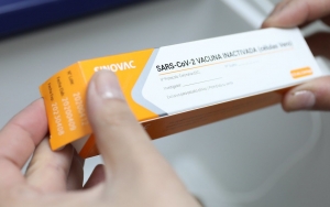 Banyak Nakes Tetap COVID-19 Walau Sudah Divaksin Sinovac, Efek Kebal Kurang Dari 6 Bulan?
