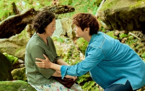 Terpaut 33 Tahun, Romansa Go Doo Shim dan Ji Hyun Woo di 'Everglow' Jadi Perdebatan