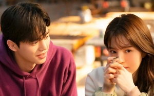 Bukan Song Kang, Han So Hee Asyik Berduaan dengan Pria Ini di 'Nevertheless'