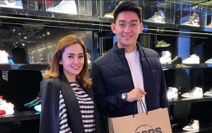 Citra Monica Unggah  Foto Saat Temani Anak Wisuda Bareng Ifan Seventeen, Penampilan Berhijab Disorot