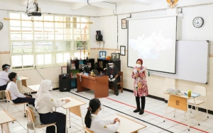 Sekolah Tatap Muka Digelar Juli, Vaksinasi Pada Guru Baru Capai 35 Persen