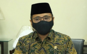 Menag Larang Kegiatan di Rumah Ibadah Zona Merah Imbas 'Banjir' COVID-19 RI