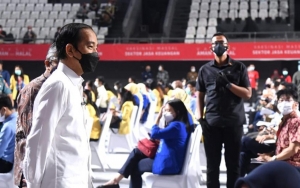 Target Jokowi: 1 Juta Suntikan Vaksin Corona Per Hari Mulai Juli 2021