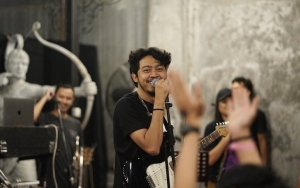 Popularitas Makin Naik, Pamungkas Kenang Saat Musiknya Kerap Hadapi Penolakan