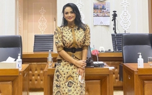 Paras Krisdayanti Saat Jadi Host Acara TV Di Era 90-an Jadi Perbincangan