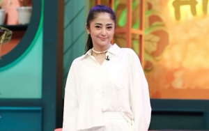 Rosa Meldianti 'Menghilang', Dewi Persik Pamer Baju Karya Keponakannya yang Masih SMP Bikin Takjub