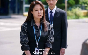 Moon So Ri Lerai Perkelahian Pegawai, Teaser 'On the Verge of Insanity' Picu Rasa Penasaran