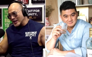 Video Detik-Detik Deddy Corbuzier Kabur Dari Terjangan Ombak, Chef Arnold: Malu Sama Ototmu Om!