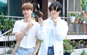 Jin BTS Tak Terima Dibilang Tua oleh Jungkook, Buktikan Masih Kuat