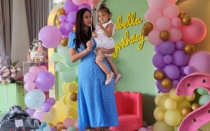 Cerai Dari Eryck Amaral, Aura Kasih Berharap Putrinya Tumbuh Jadi Perempuan Mandiri