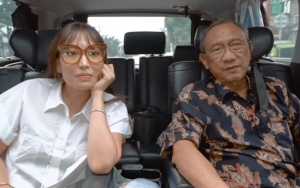 Ayah Ayu Dewi Ternyata Keberatan Saat Sang Putri Bakal Nikah dengan Zumi Zola