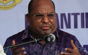 Lukas Enembe Protes Penunjukkan Sekda Papua Jadi Plh Gubernur 