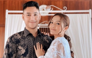 Adik Krisjiana Baharudin Menikah, Perut Buncit Siti Badriah Isyaratkan Hamil?