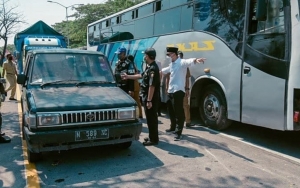 Warga Keluar-Masuk Surabaya Wajib Bawa SIKM, Termasuk Pekerja Hingga Sektor Informal