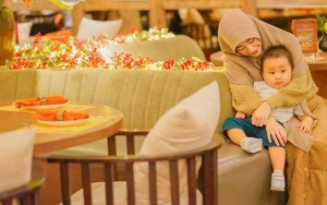 Single Mom Idaman, Berikut 7 Potret Perjuangan Larissa Chou Asuh Buah Hati 