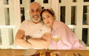 Suami Bunga Zainal Disebut 'Bau Tanah', Penghina Berprofesi Sebagai Guru?