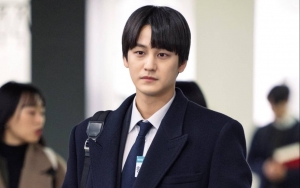 Tak Lagi Mahasiswa, Kim Bum Dikonfirmasi Jadi Dokter Residen di 'Ghost Doctor'