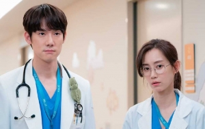 Ekspresi Yoo Yeon Seok Dipeluk Shin Hyun Bin di Cuplikan 'Hospital Playlist 2' Curi Perhatian