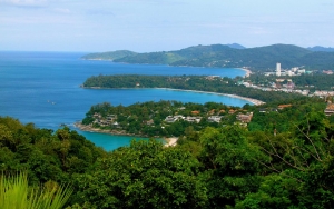 Turis 'Phuket Sandbox' Pertama Tiba di Thailand, Bebas Karantina Hingga Langsung Disemprot Busa