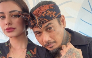 Lagi Program Momongan, Ini 7 Potret Romantis Jerinx SID-Nora Alexandra