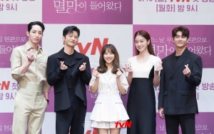 Park Bo Young Sedih, Seo In Guk Cs Saling Goda di Syuting Terakhir 'Doom at Your Service' 