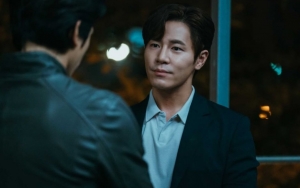 Jadi Penjahat Utama 'Voice 4', Lee Kyu Hyung Bangun Keakraban dengan Para Pemeran di Lokasi Syuting