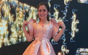 Vega Darwanti Ungkap Momen Kocak Saat Disuntik Stem Cell Oleh Suami Sendiri