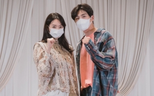 Shin Min A dan Kim Seon Ho Saling Puji di Pembacaan Naskah Pertama 'Hometown Cha-Cha-Cha'