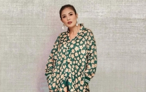 Senyum Usai Dituding Selingkuh, Begini Potret Cerah Nindy Ayunda Tunjukkan Sisi Tegar