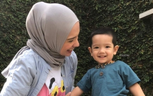 Bikin Salfok, Kulit Putri Anne Saat Foto Bareng Anak Jadi Perbincangan