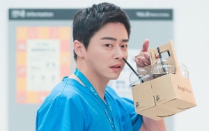'Biang Masalah', Jo Jung Suk Bikin Adegan Makan Tteokbokki 'Hospital Playlist 2' Tak Kunjung Selesai