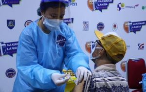 Vaksin COVID-19 Berbayar Tuai Polemik, Pemerintah Diminta Tak Berbisnis Dengan Rakyat
