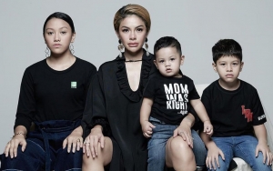 Nikita Mirzani Bongkar Kepala Putranya Dipegang Peneror, Imbas Isu Pacari Mantan Nindy Ayunda?