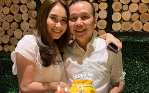 Ayah Ojak Pakai Cincin Emas Segambreng Bikin Ayu Ting Ting Gemas: Bukan Pamer, Emang Punya!