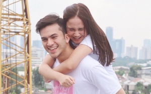 Sempat Tak Diumbar, Rizky Nazar Perdana Pamer Foto Liburan Bareng di Ultah ke-21 Syifa Hadju