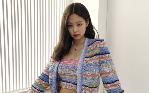 Jennie BLACKPINK Pose Seksi Kenakan Bra di Foto-Foto Promosi Calvin Klein