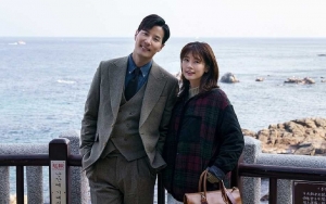 Punya Chemistry Hebat, Kim Ji Suk Bolak-Balik Goda Jung So Min Saat Syuting 'Monthly Magazine Home'
