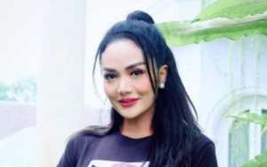 Sang Ayah Meninggal Dunia, Krisdayanti Minta Maaf Tak Bisa Hadir di Rumah Duka