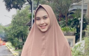 1 Bulan Ditinggal, Oki Setiana Dewi Cerita Soal Anak-anak yang Tiap Malam Ingin Video Call Kakeknya
