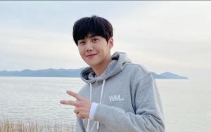 Comeback Drama Bintangi 'Hometown Cha-Cha-Cha', Ini 7 Potret Rupawan Kim Seon Ho