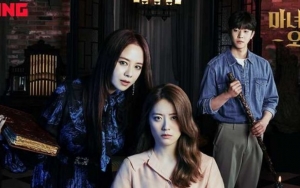 Song Ji Hyo Cs Pancarkan Aura Menyenangkan di Lokasi Syuting 'The Witch's Diner'