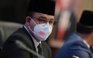 DKI PPKM Level 4, Anies Baswedan Larang Salat Berjemaah dan Mal Wajib Tutup
