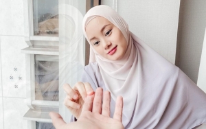 Wajah Polos Dinda Hauw Semasa Kecil Terkuak, Foto Rela Gundul Demi Profesionalitas Bikin Takjub