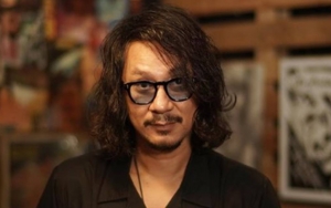 Ungkapan Pilu Vincent Rompies di Makam Sang Ayah, Bikin Terenyuh
