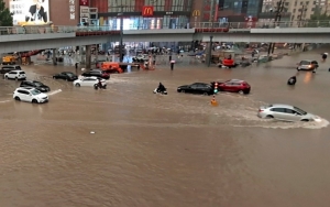 Seorang Pria Terjebak Di Garasi Selama 3 Hari Akibat Banjir Tiongkok, Akhirnya Berhasil Diselamatkan